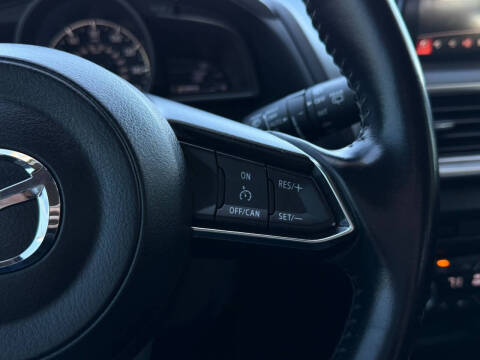 2018 Mazda MAZDA3 Touring