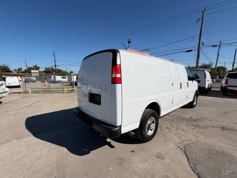 2022 Chevrolet Express 2500