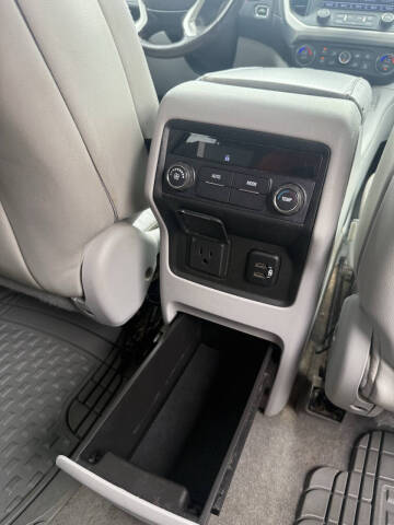 2017 GMC Acadia SLT-1