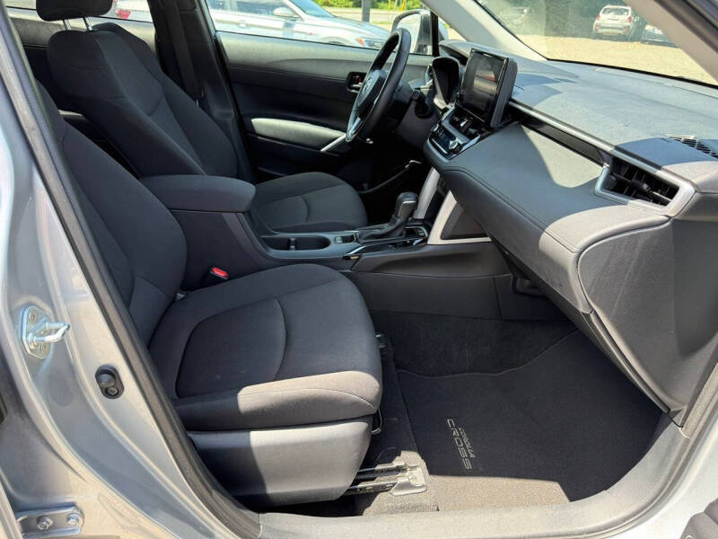 2024 Toyota Corolla Cross LE