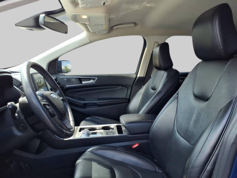 2022 Ford Edge Titanium