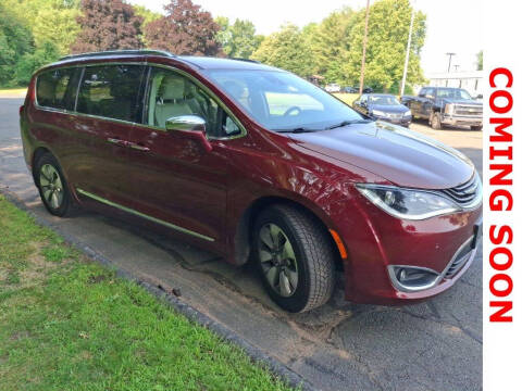 2017 Chrysler Pacifica Hybrid Platinum