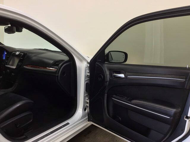 2012 Chrysler 300 SRT8