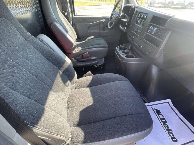 2023 Chevrolet Express 2500