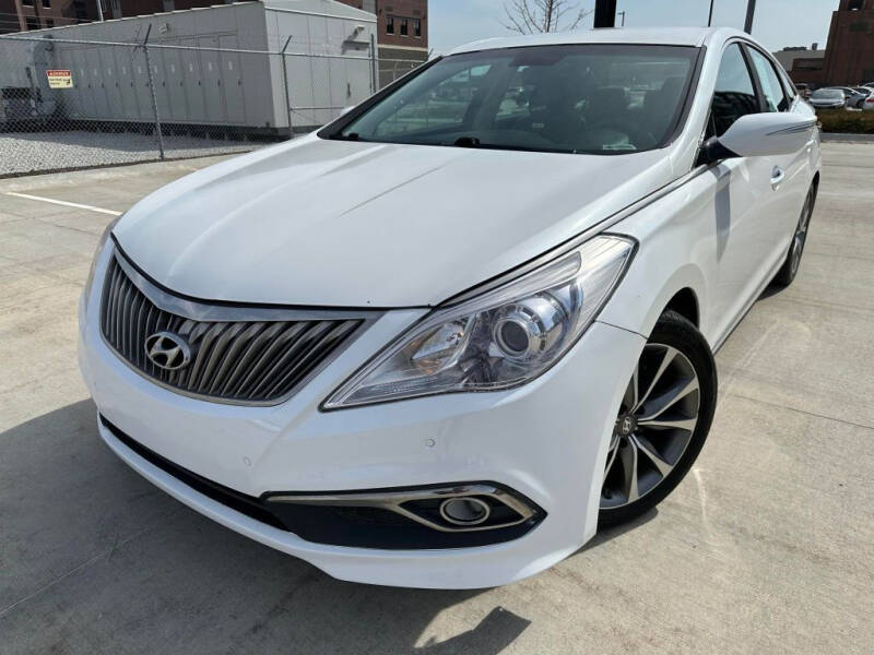 2015 Hyundai Azera for sale at Freedom Motors in Lincoln NE