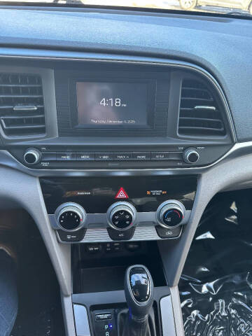 2019 Hyundai Elantra SE