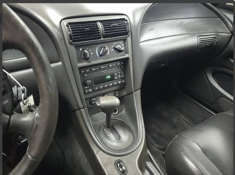 2002 Ford Mustang GT Deluxe