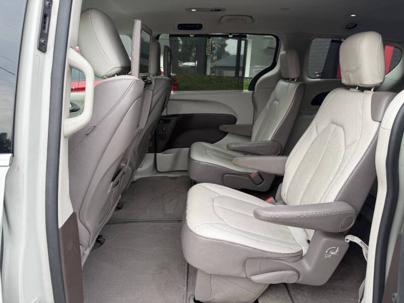 2019 Chrysler Pacifica Touring L Plus