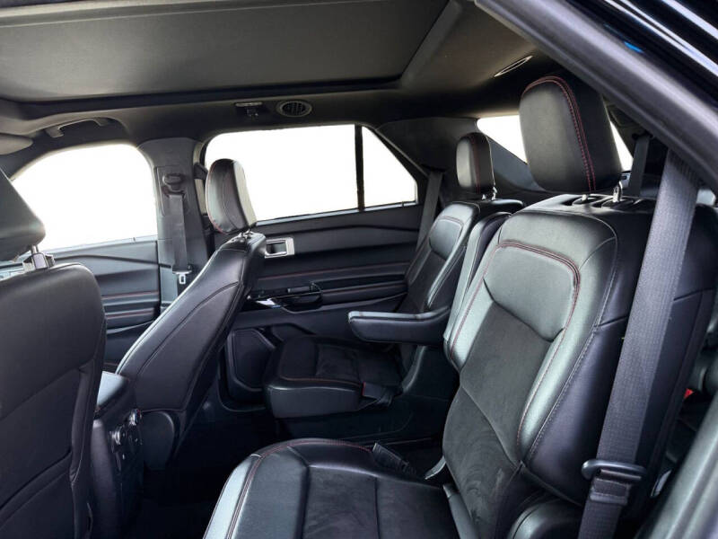 2022 Ford Explorer ST-Line