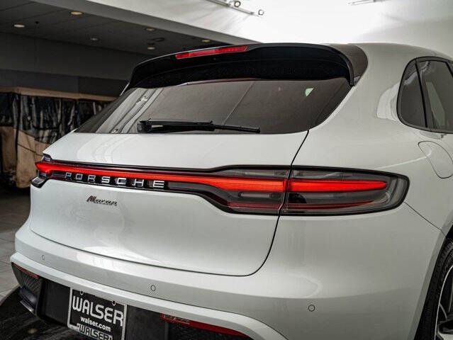 2025 Porsche Macan