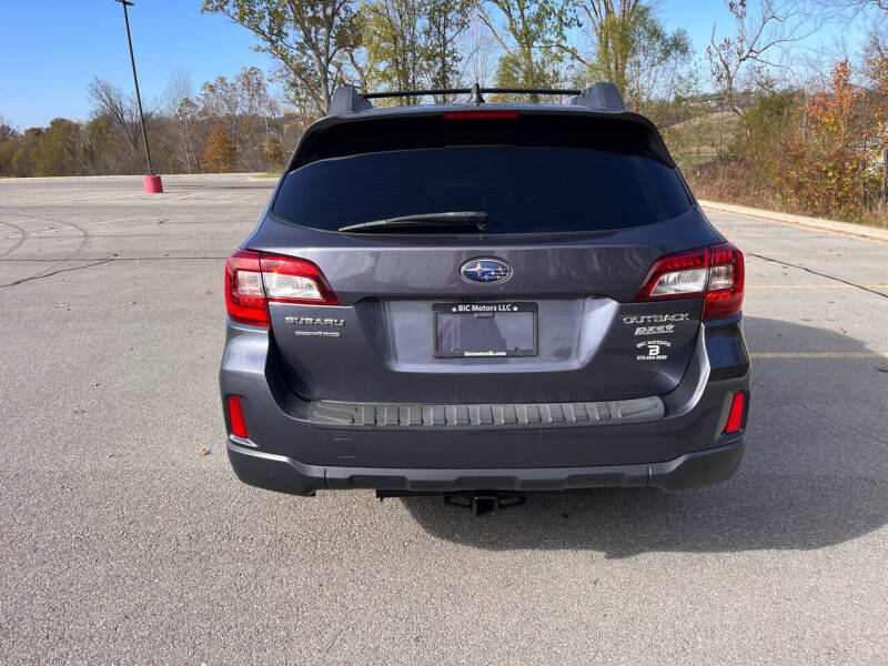 2017 Subaru Outback Premium photo 4