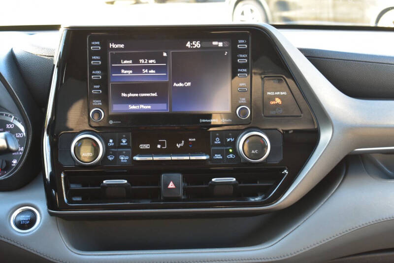 2021 Toyota Highlander LE