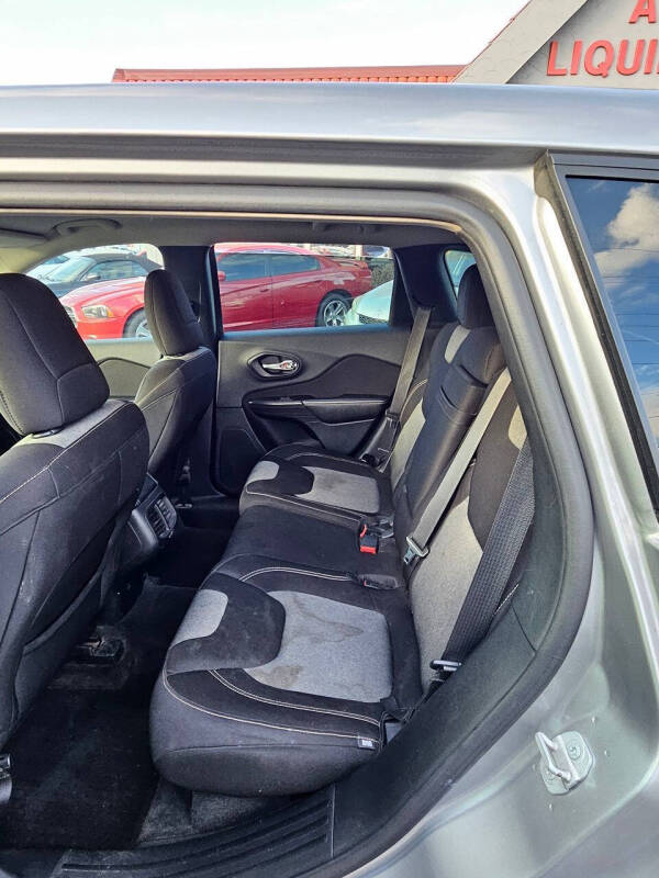 2015 Jeep Cherokee Sport