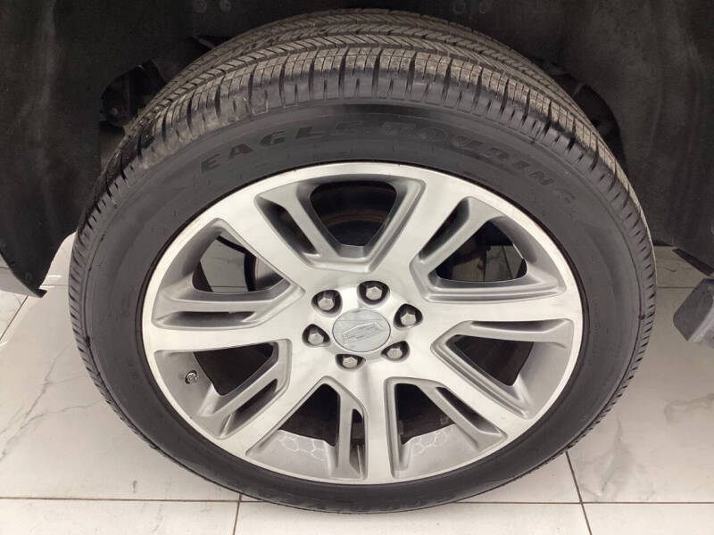 2017 Cadillac Escalade Luxury