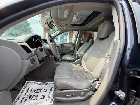 2017 Chevrolet Traverse LT