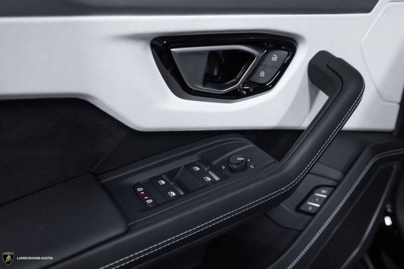 2023 Lamborghini Urus S