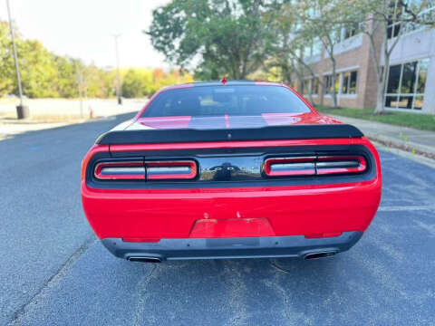 2016 Dodge Challenger SXT Plus