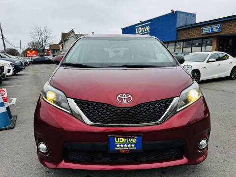 2015 Toyota Sienna SE 8-Passenger