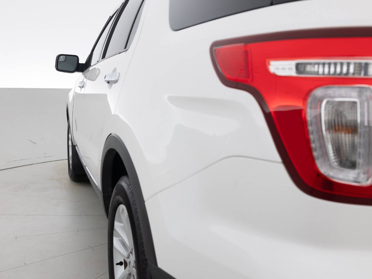 Used Car 2015 Ford Explorer  Xlt Awd 4dr Suv For Sale Under $10,000 In Coal City, Illinois