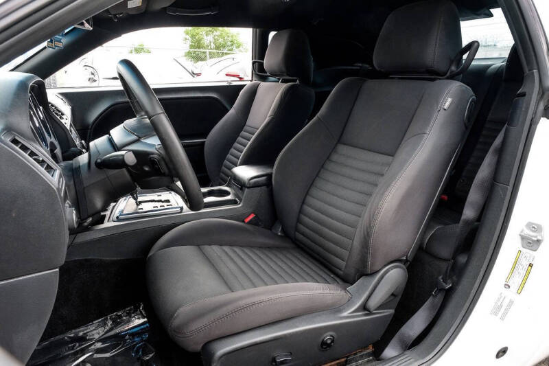 2014 Dodge Challenger SXT