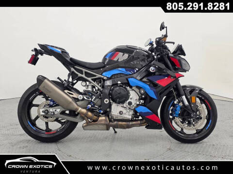 2025 BMW M 1000 R