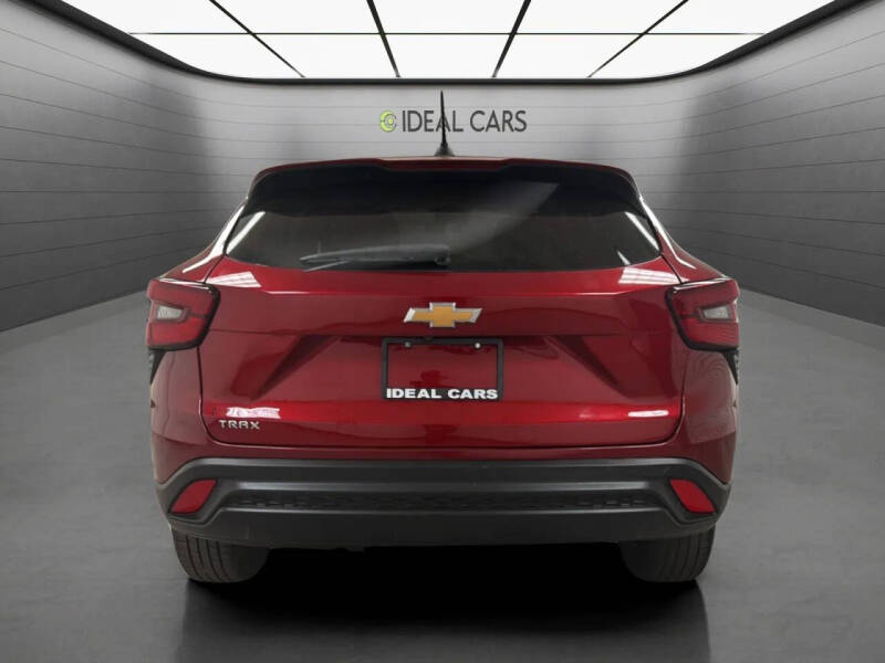 2025 Chevrolet Trax LS