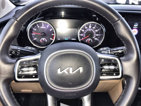 2024 Kia Carnival EX