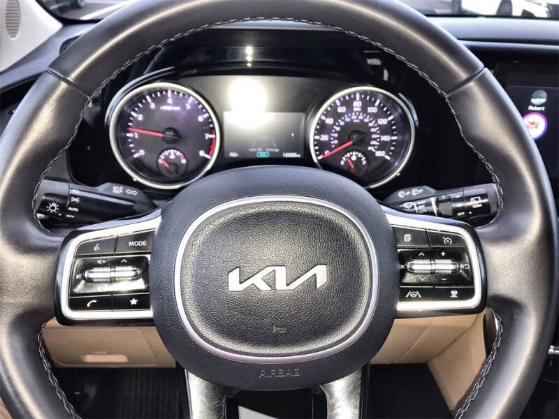 2024 Kia Carnival EX