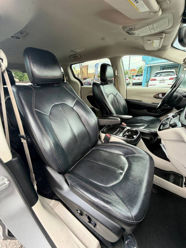2018 Chrysler Pacifica Touring L