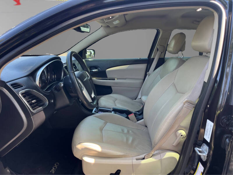 2012 Chrysler 200 Limited