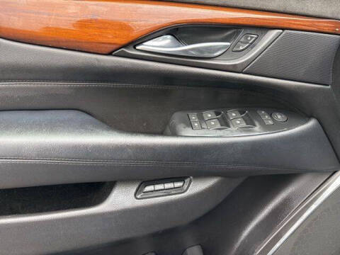 2017 Cadillac Escalade Luxury