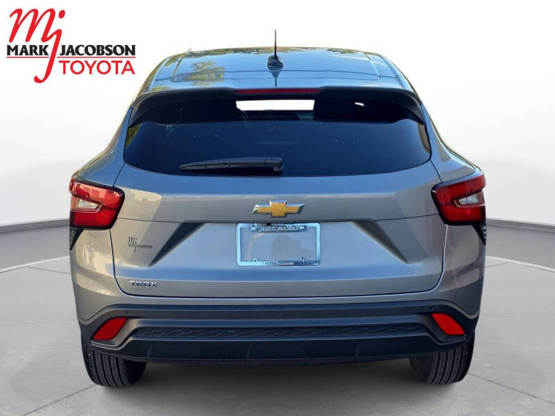 2025 Chevrolet Trax LS