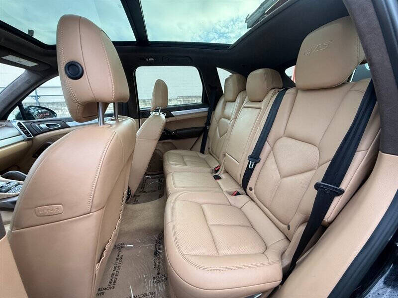 2016 Porsche Cayenne GTS