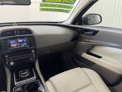 2017 Jaguar XE 25t Premium