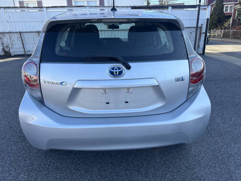 2013 Toyota Prius c Three - Photo 6