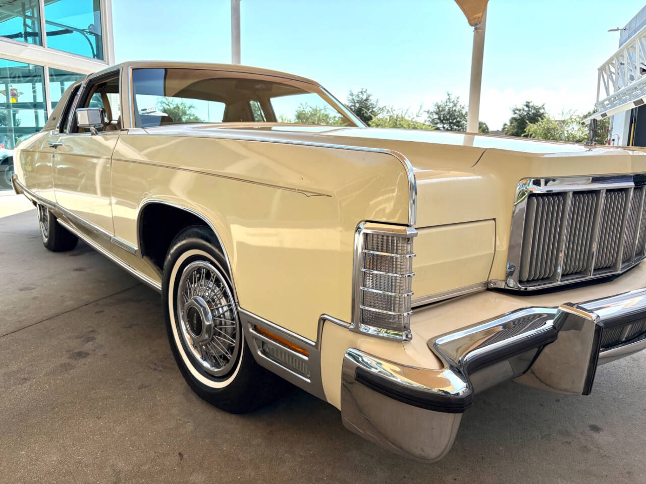 1976 Lincoln Continental 21