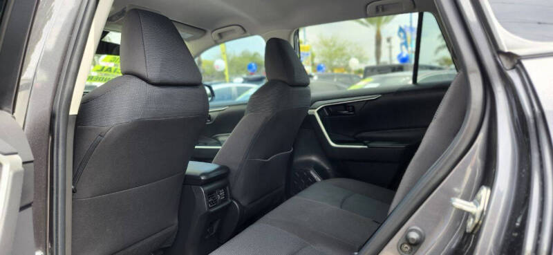 2022 Toyota RAV4 Hybrid LE