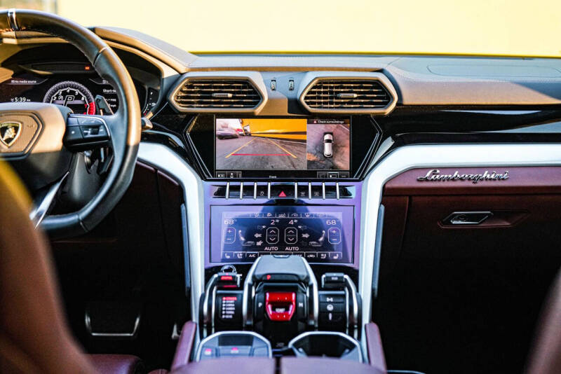 2020 Lamborghini Urus