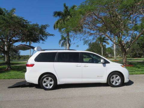 2016 Toyota Sienna LE Mobility 7-Passenger