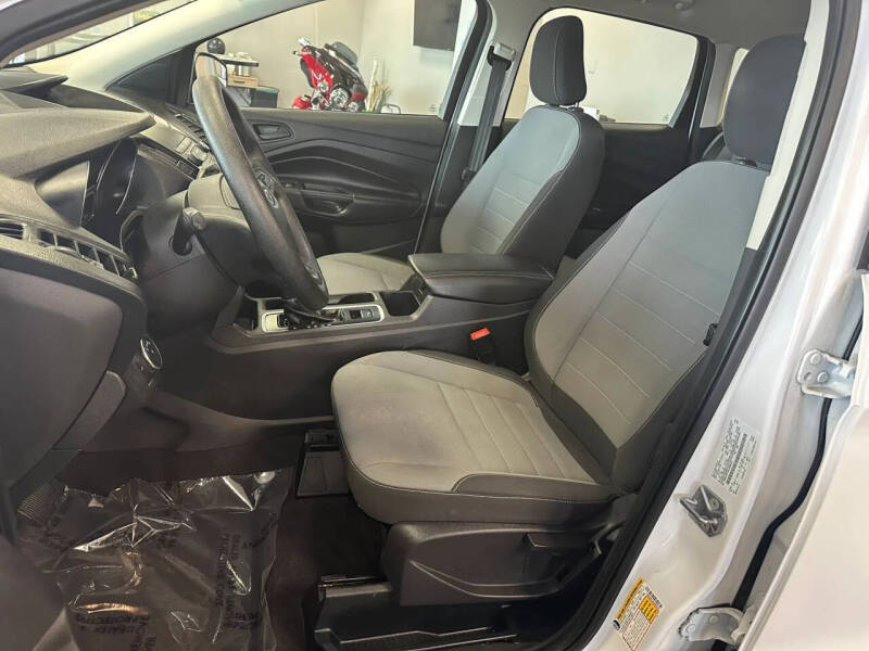 2019 Ford Escape S
