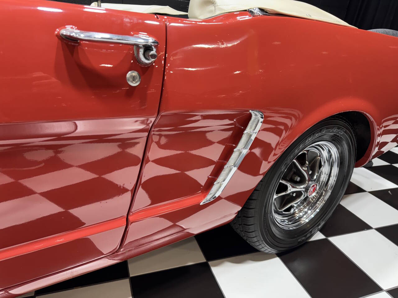 1965 Ford Mustang 17