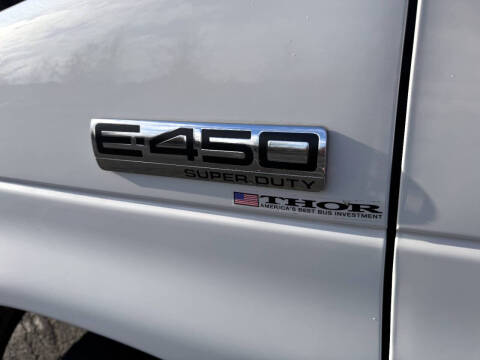 2013 Ford E-Series E-450 SD