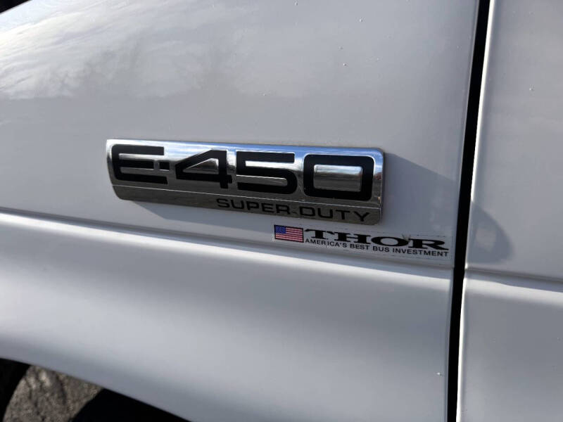 2013 Ford E-Series E-450 SD