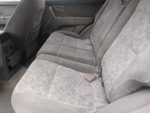 2005 Kia Sorento LX