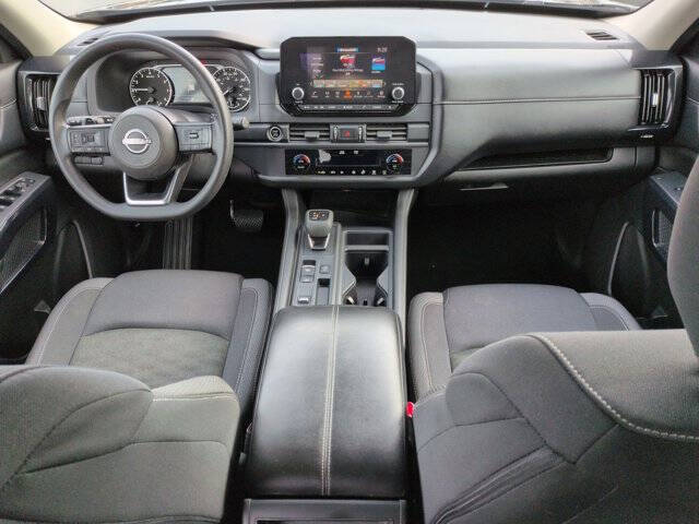 2024 Nissan Pathfinder S