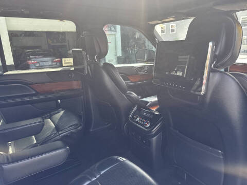 2018 Lincoln Navigator Select