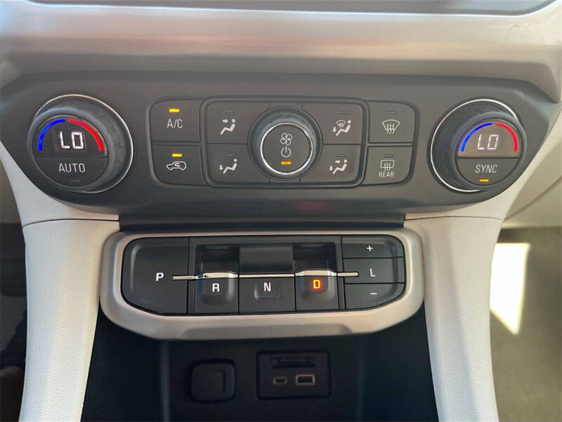 2020 GMC Acadia Denali