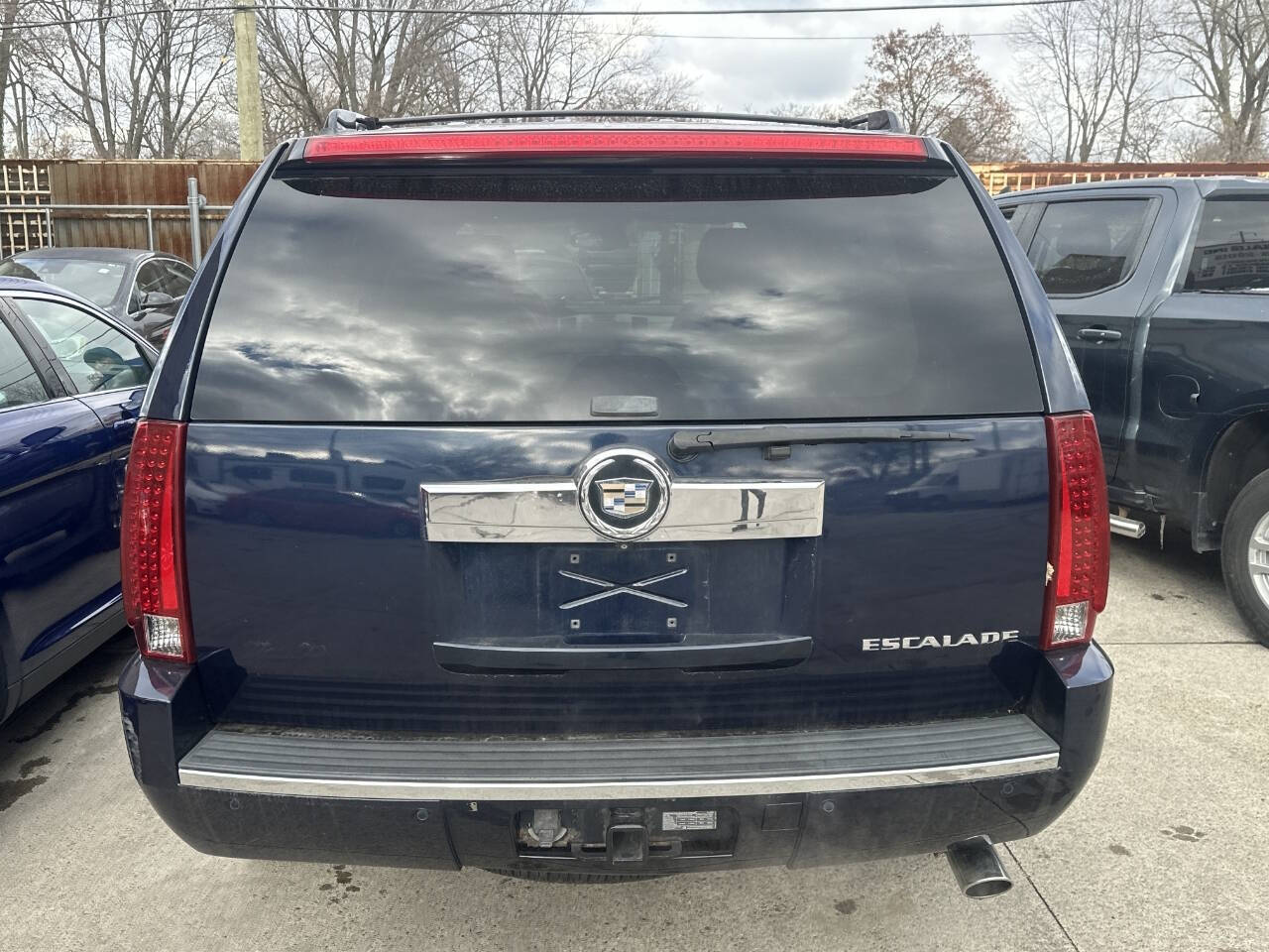 2007 Cadillac Escalade for sale at VIP Motor Sales in Hazel Park, MI