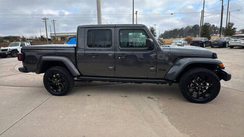2024 Jeep Gladiator NightHawk