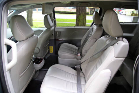 2014 Toyota Sienna XLE 7-Passenger